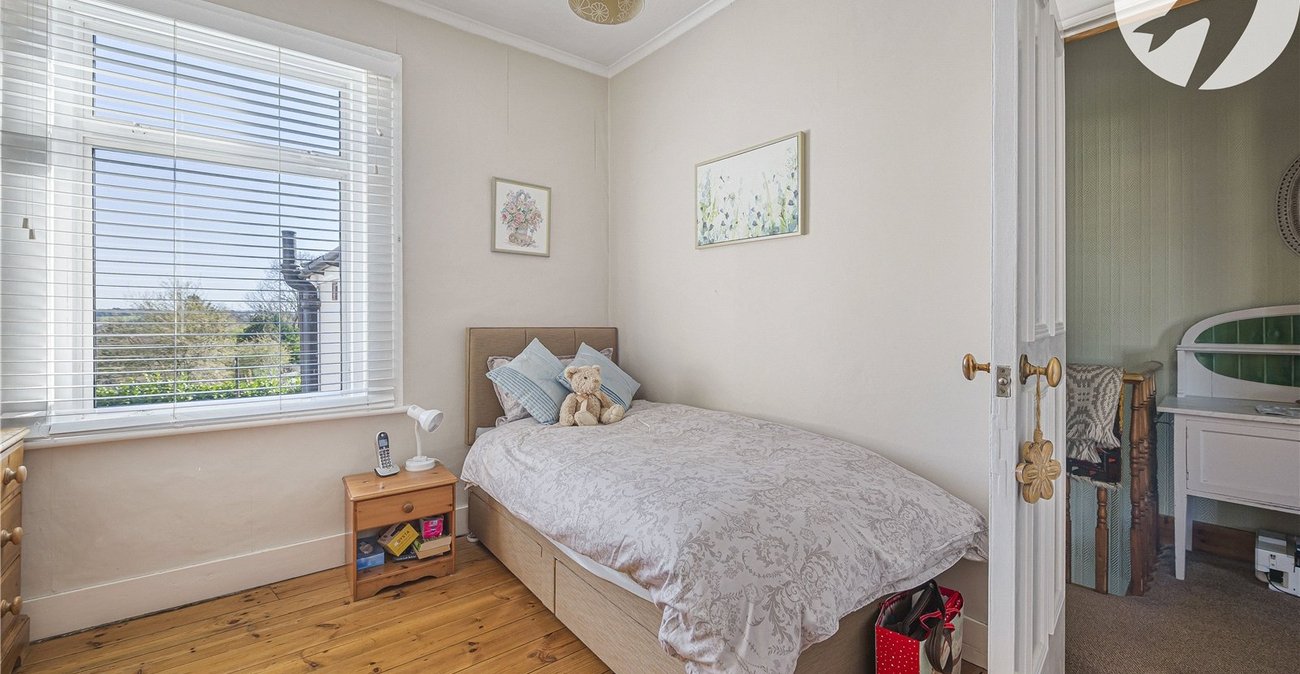 2 bedroom house for sale in Hextable | Robinson Jackson