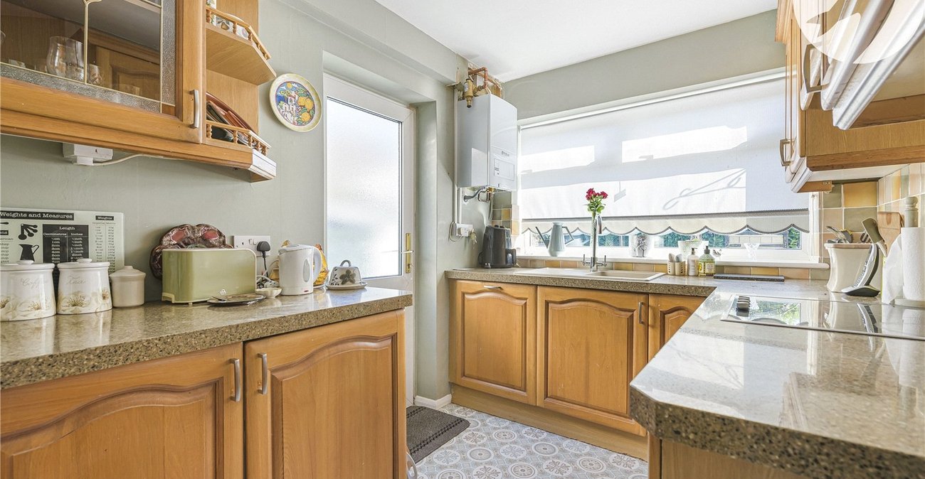 2 bedroom house for sale in Hextable | Robinson Jackson