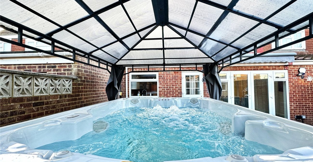 4 bedroom house for sale in Hextable | Robinson Jackson