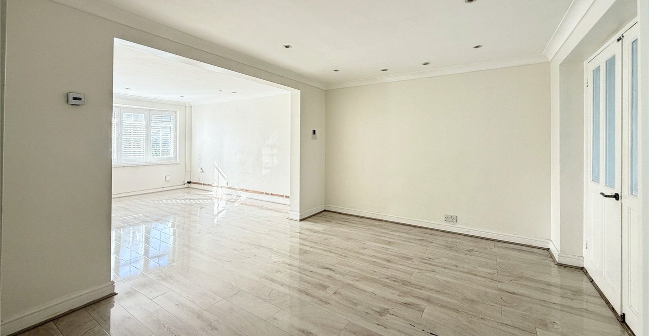 4 bedroom house for sale in Hextable | Robinson Jackson