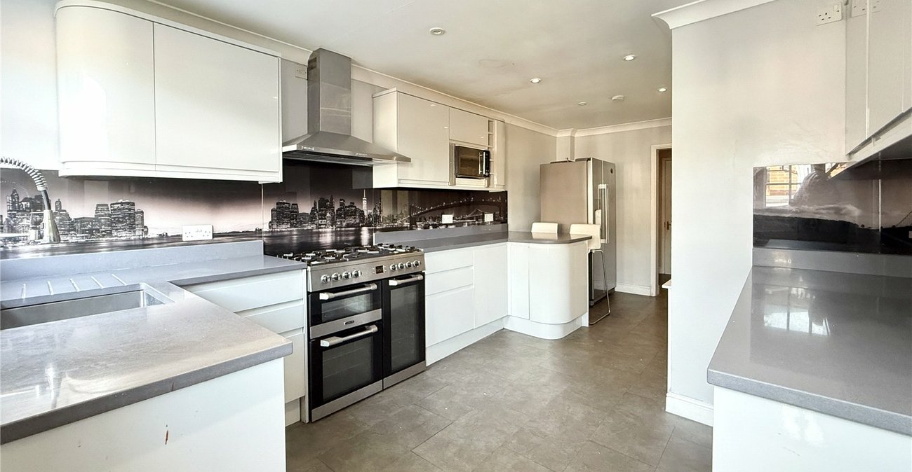 4 bedroom house for sale in Hextable | Robinson Jackson