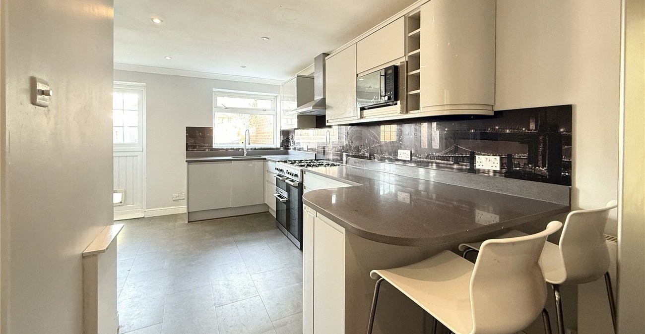 4 bedroom house for sale in Hextable | Robinson Jackson