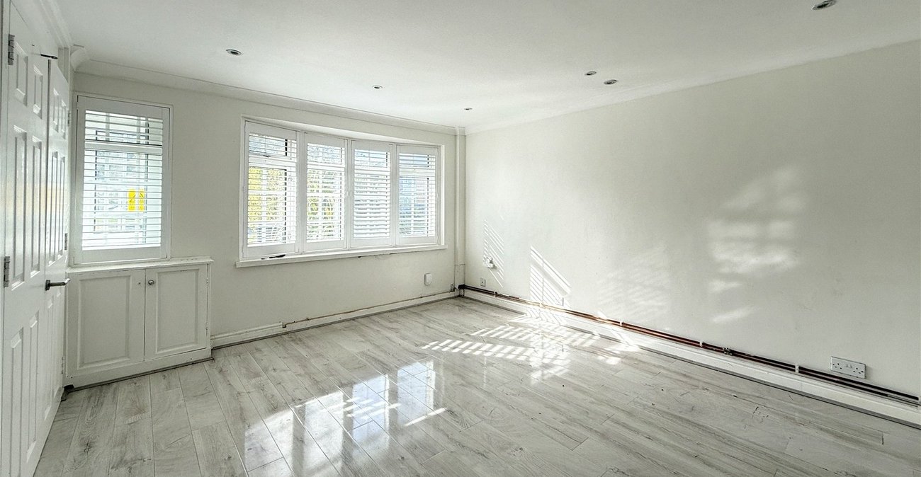 4 bedroom house for sale in Hextable | Robinson Jackson