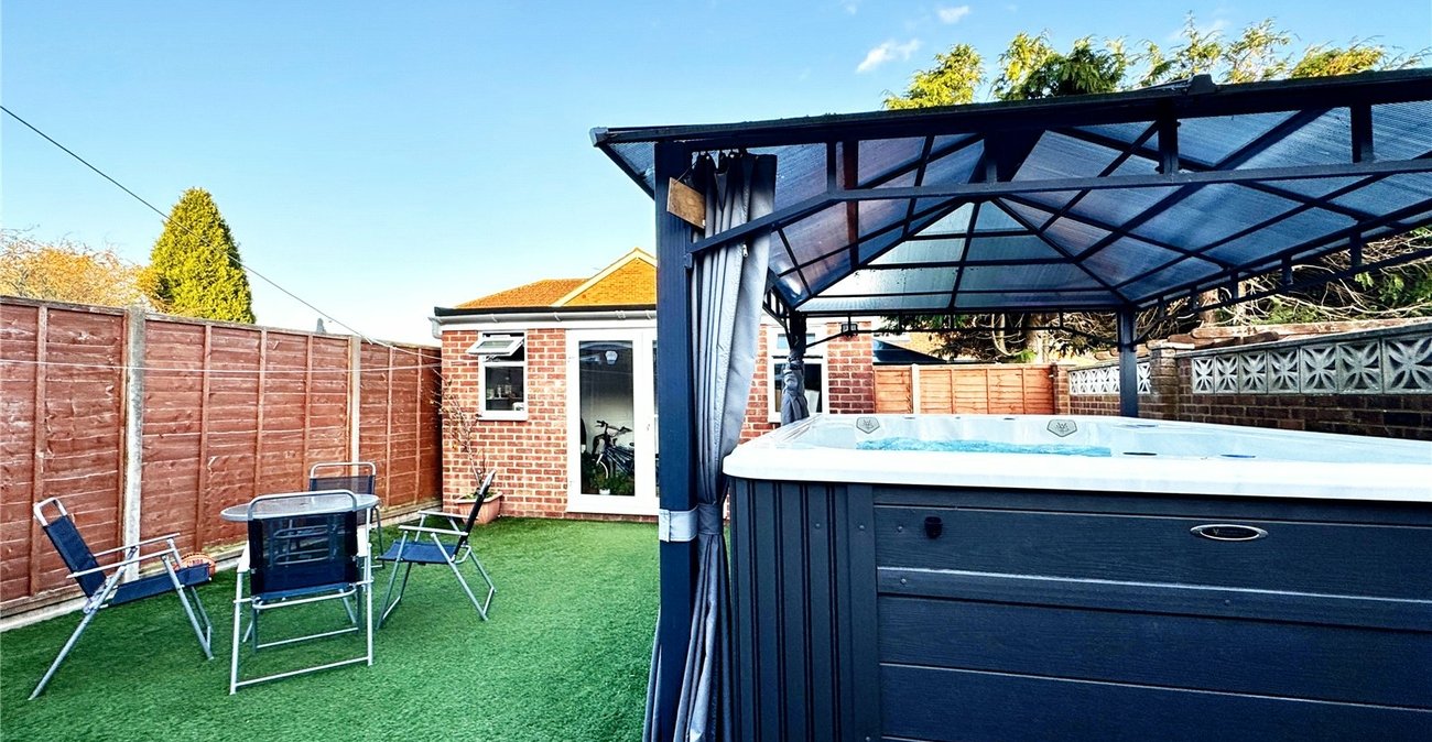 4 bedroom house for sale in Hextable | Robinson Jackson