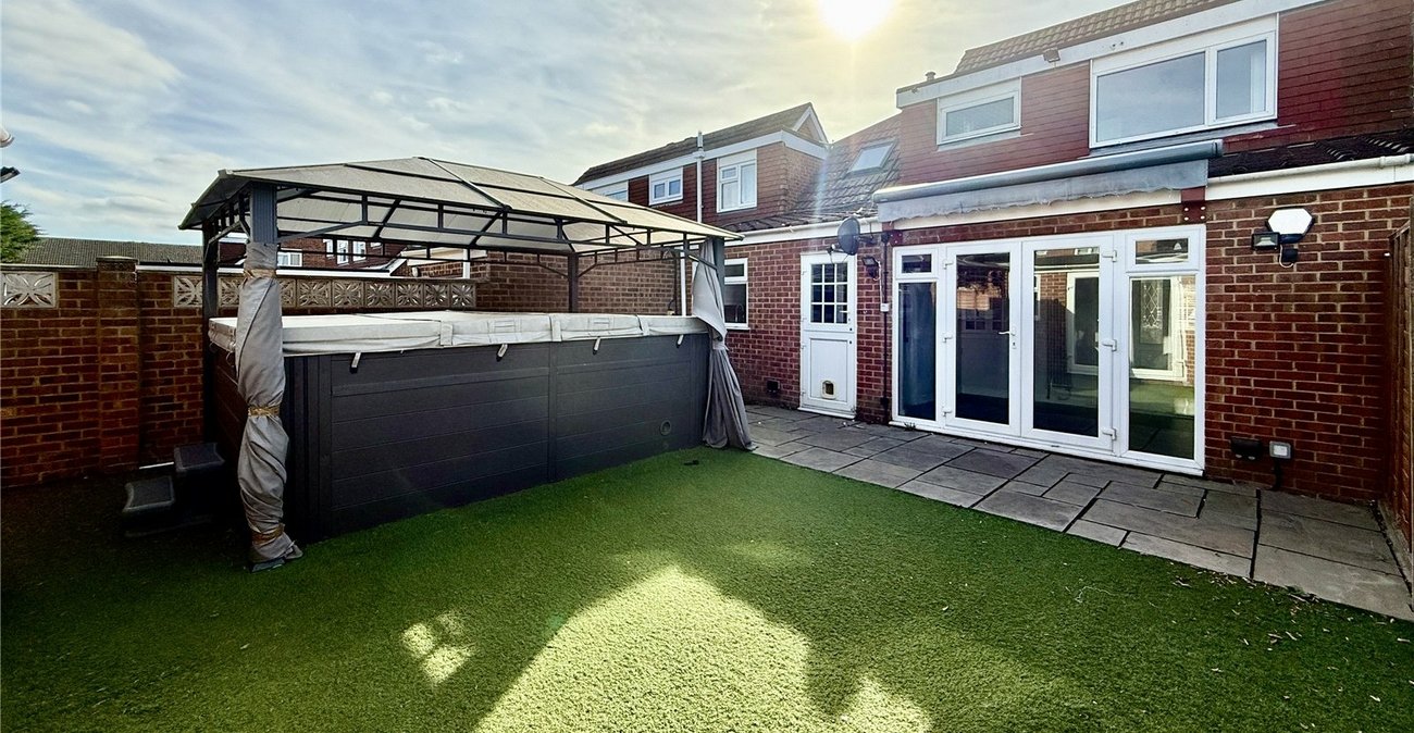 4 bedroom house for sale in Hextable | Robinson Jackson