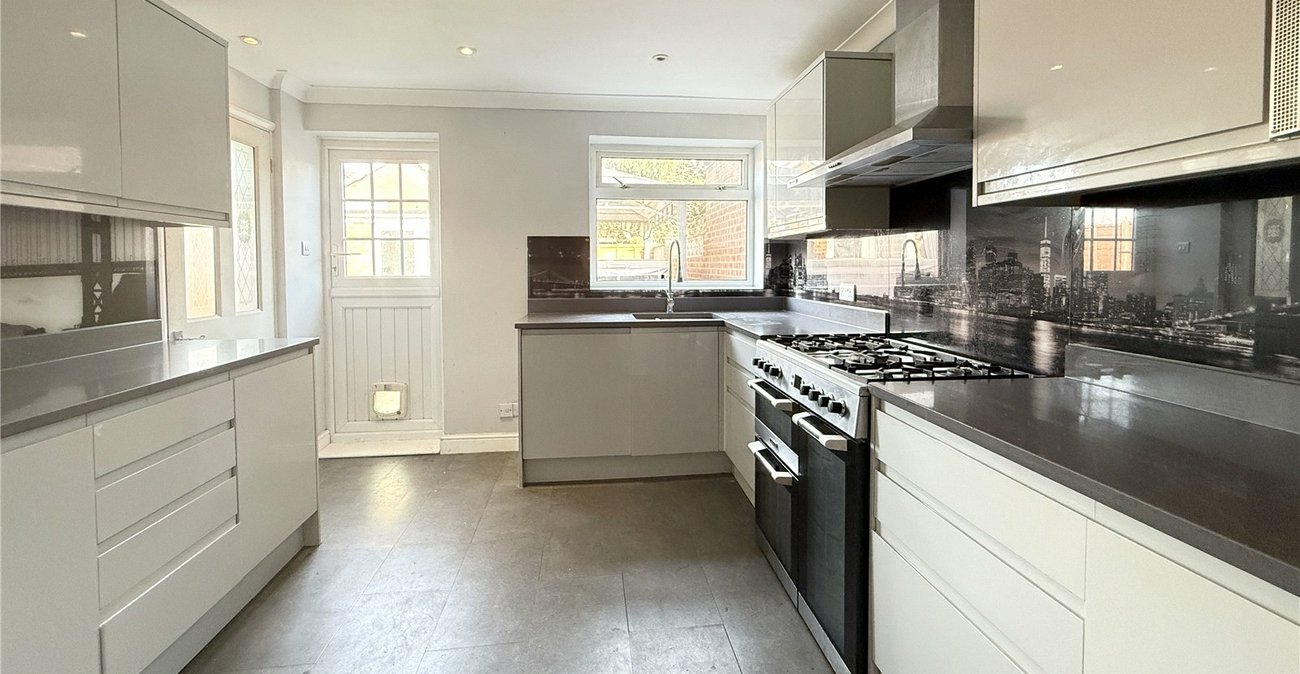 4 bedroom house for sale in Hextable | Robinson Jackson