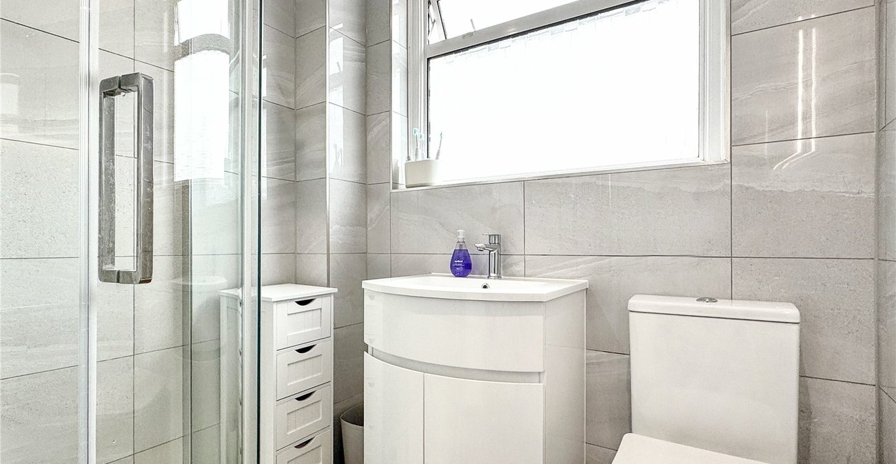 4 bedroom house for sale in Hextable | Robinson Jackson