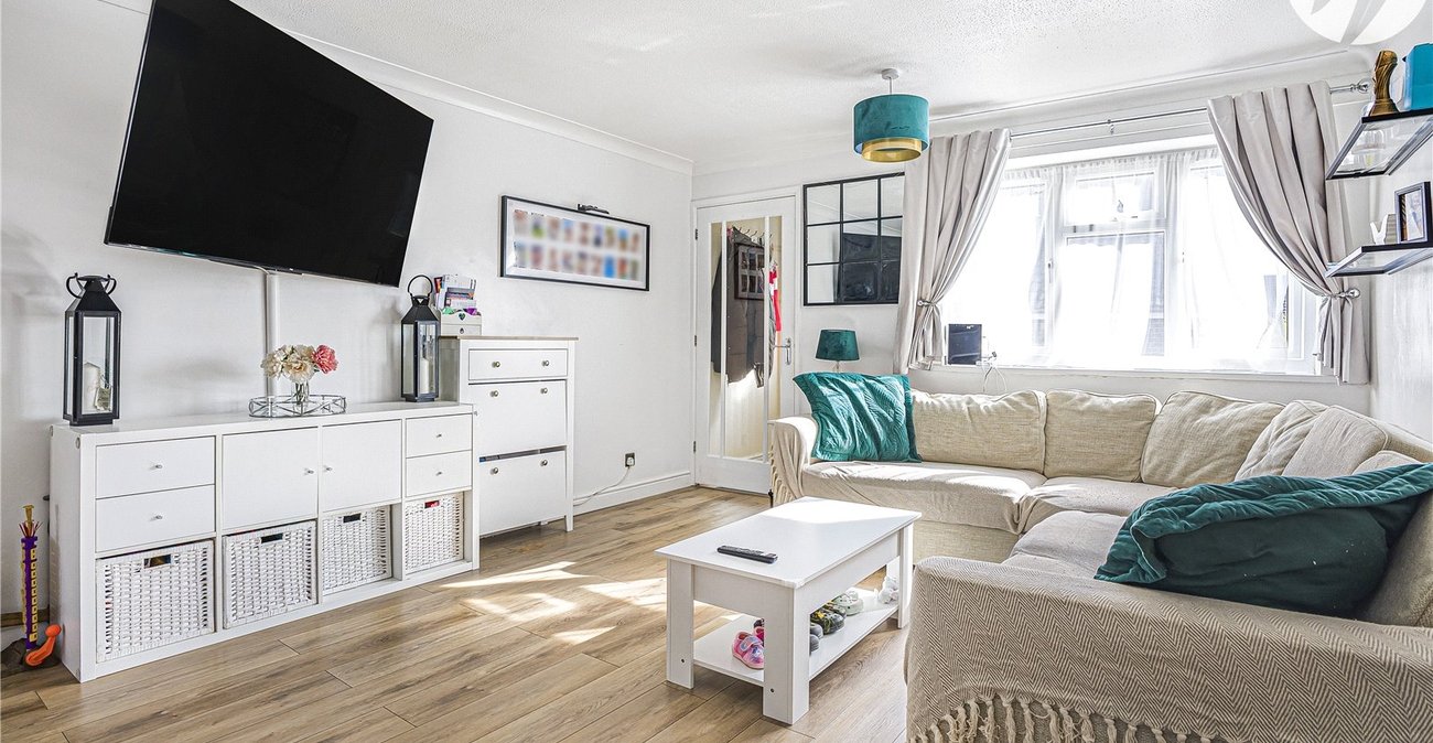 2 bedroom house for sale in Hextable | Robinson Jackson