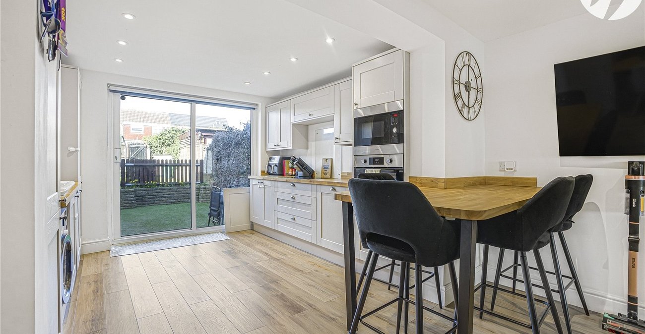 2 bedroom house for sale in Hextable | Robinson Jackson