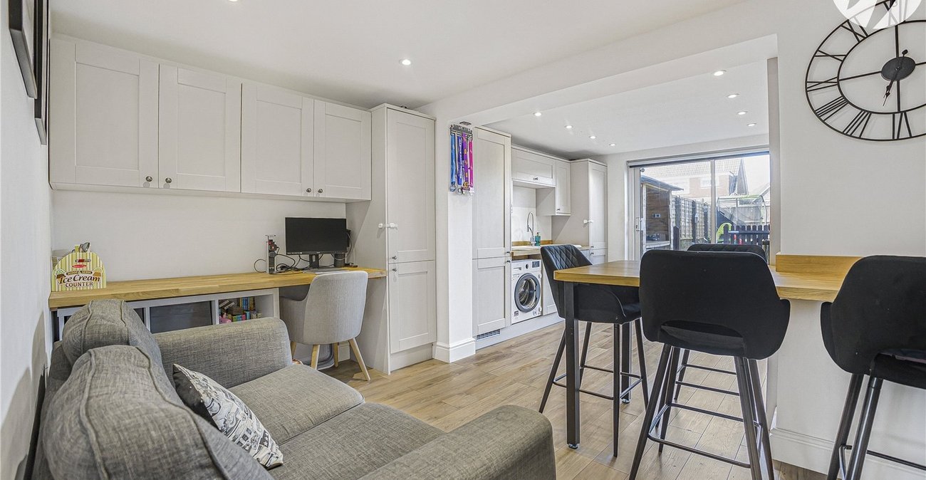 2 bedroom house for sale in Hextable | Robinson Jackson