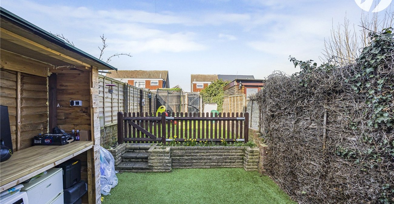 2 bedroom house for sale in Hextable | Robinson Jackson