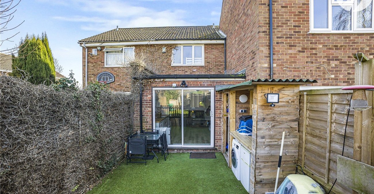 2 bedroom house for sale in Hextable | Robinson Jackson