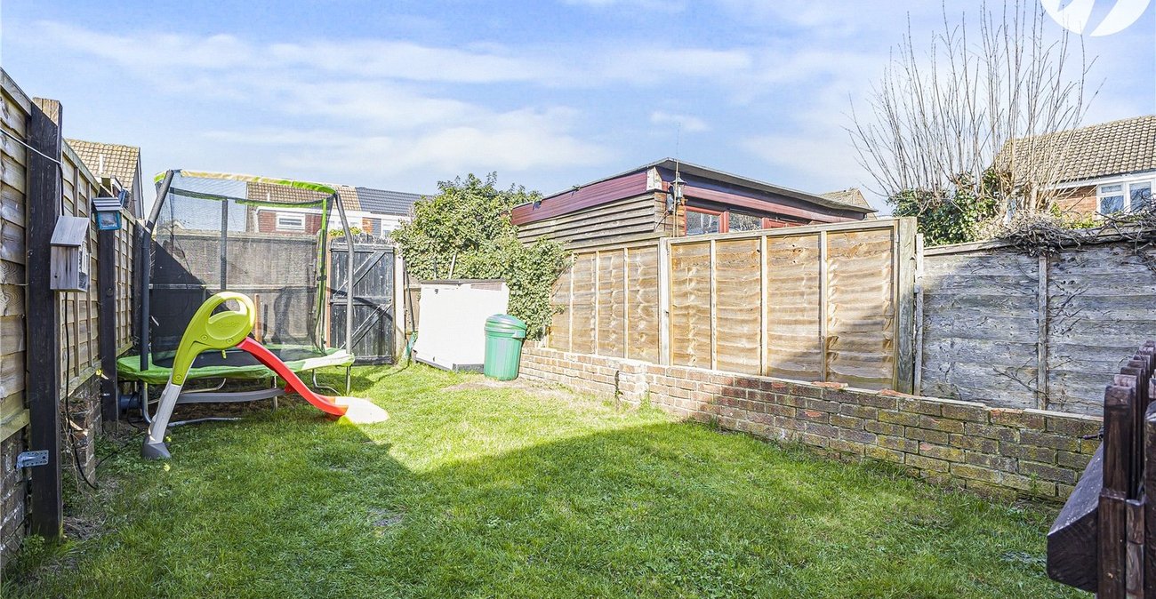 2 bedroom house for sale in Hextable | Robinson Jackson