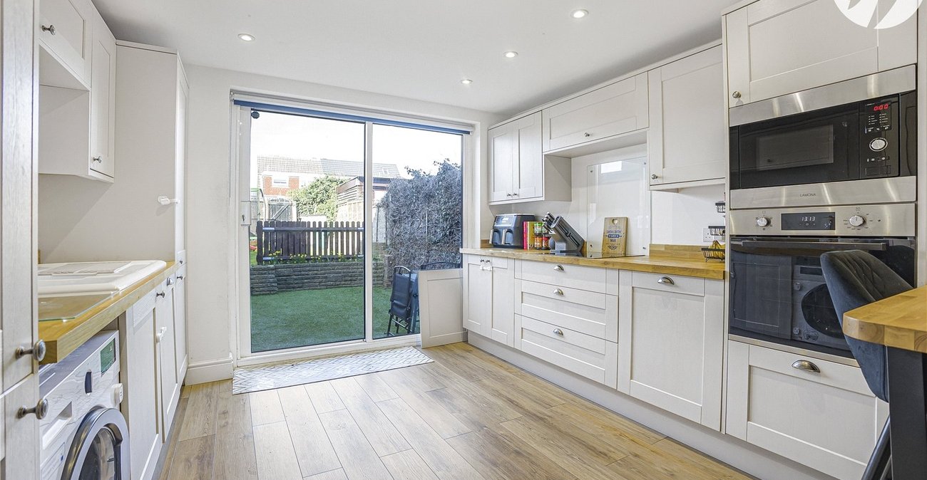 2 bedroom house for sale in Hextable | Robinson Jackson