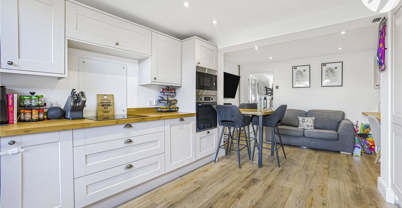 2 bedroom house for sale in Hextable | Robinson Jackson