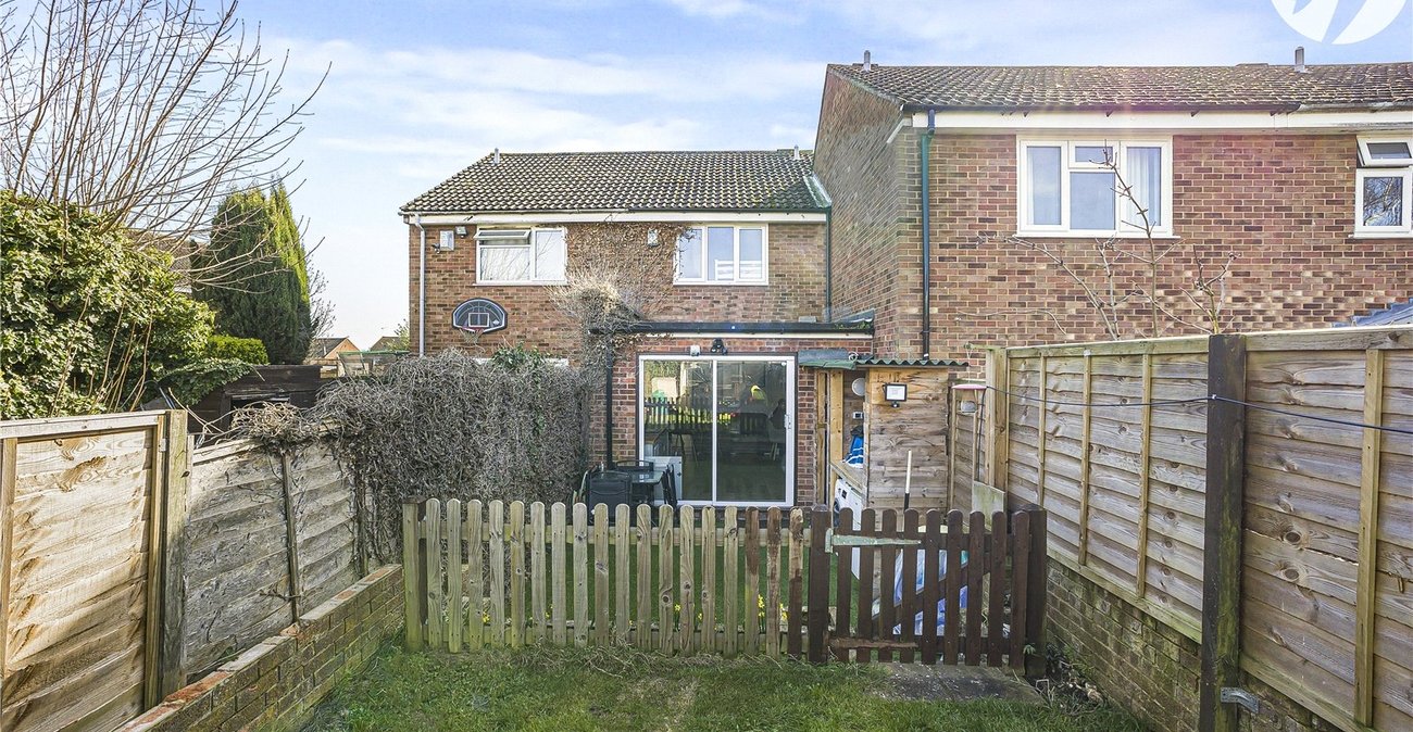 2 bedroom house for sale in Hextable | Robinson Jackson