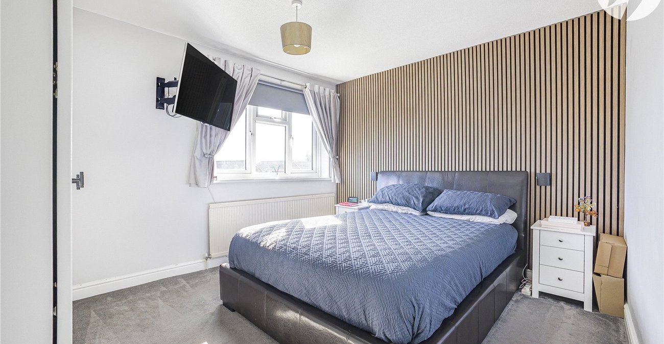 2 bedroom house for sale in Hextable | Robinson Jackson