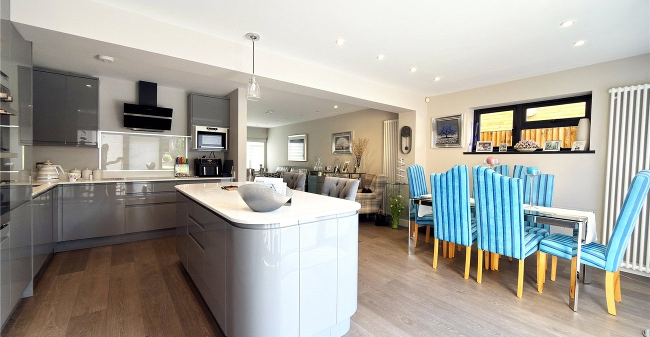 4 bedroom house for sale in Hextable | Robinson Jackson