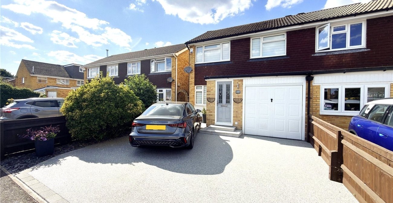 4 bedroom house for sale in Hextable | Robinson Jackson