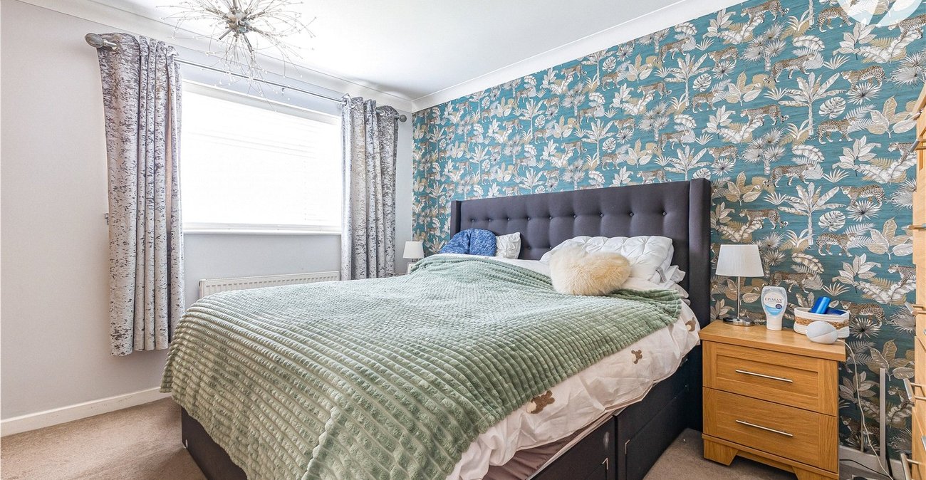 4 bedroom house for sale in Hextable | Robinson Jackson