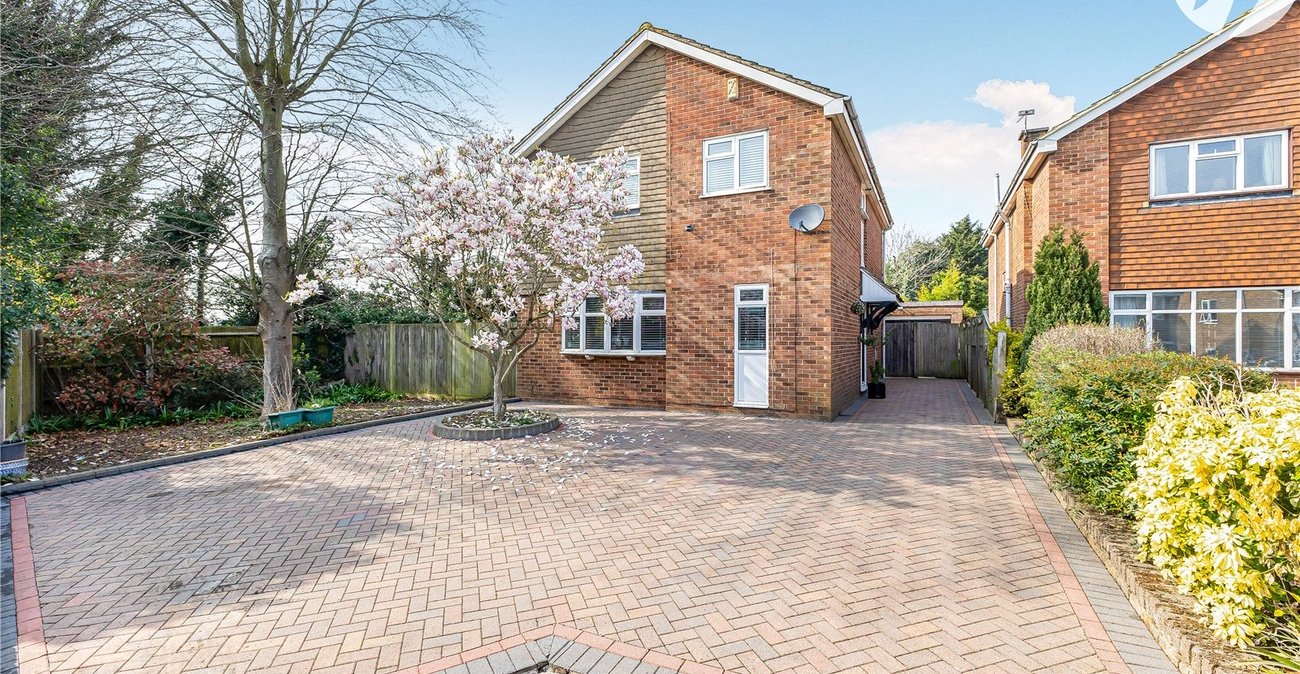 4 bedroom house for sale in Hextable | Robinson Jackson