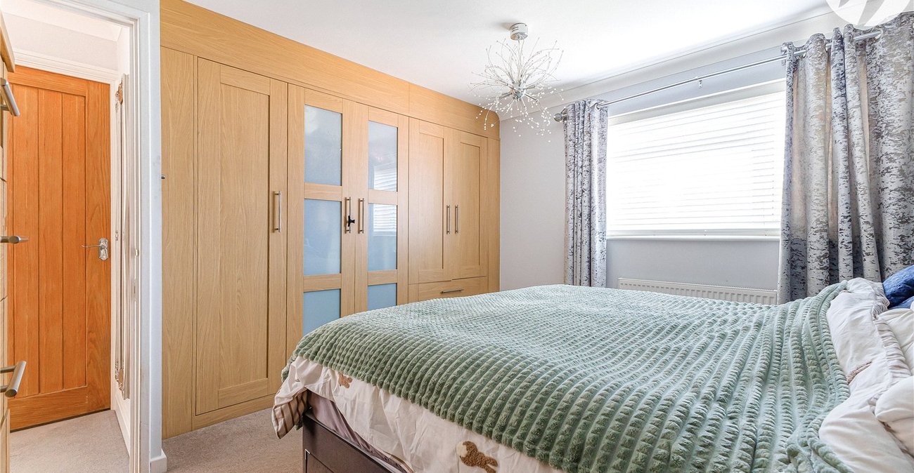4 bedroom house for sale in Hextable | Robinson Jackson