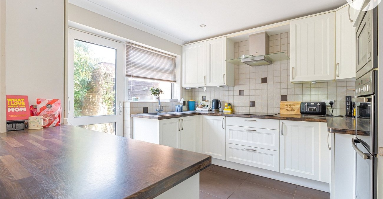 4 bedroom house for sale in Hextable | Robinson Jackson