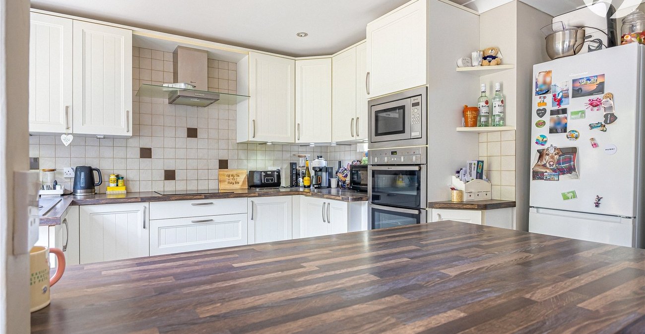 4 bedroom house for sale in Hextable | Robinson Jackson
