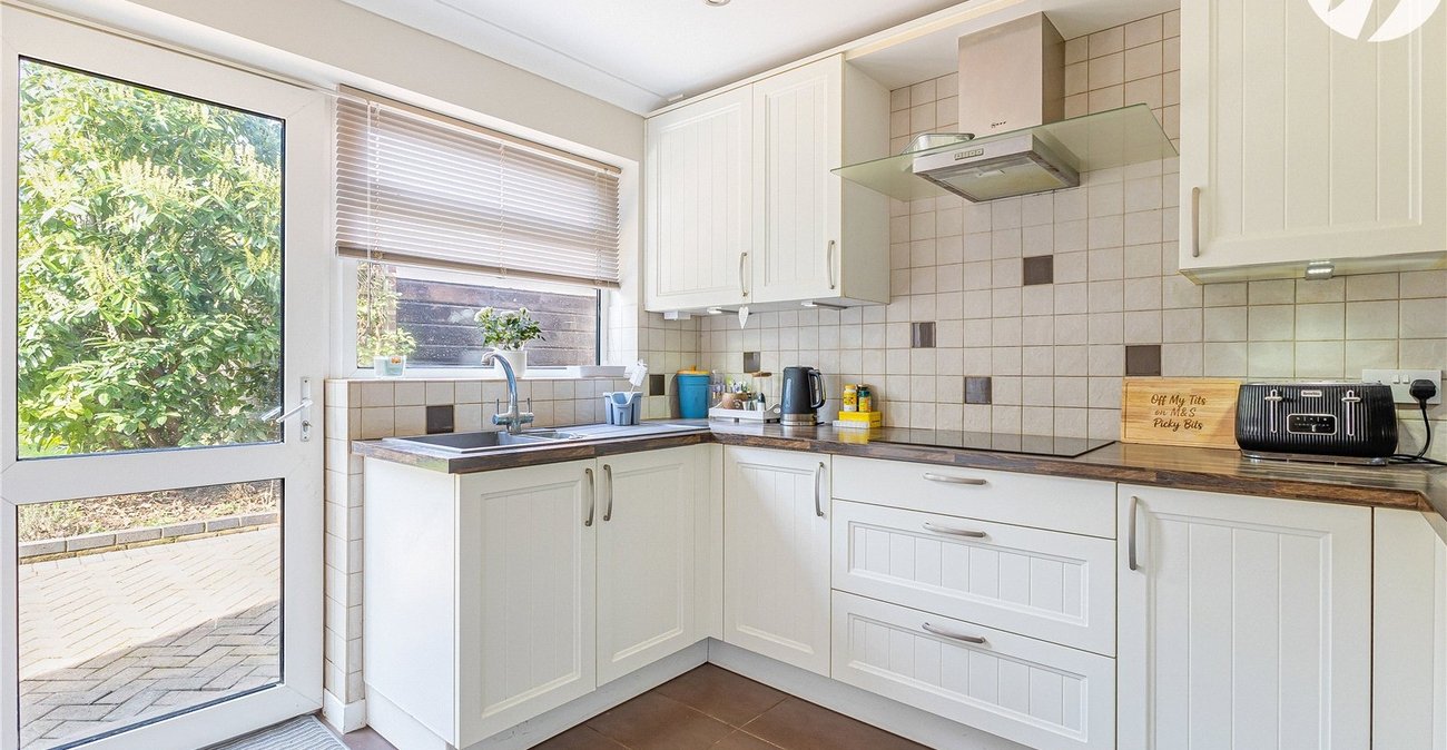 4 bedroom house for sale in Hextable | Robinson Jackson