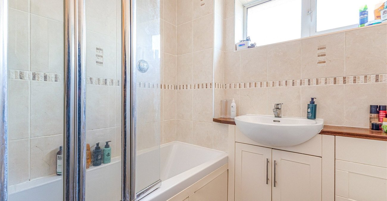 4 bedroom house for sale in Hextable | Robinson Jackson