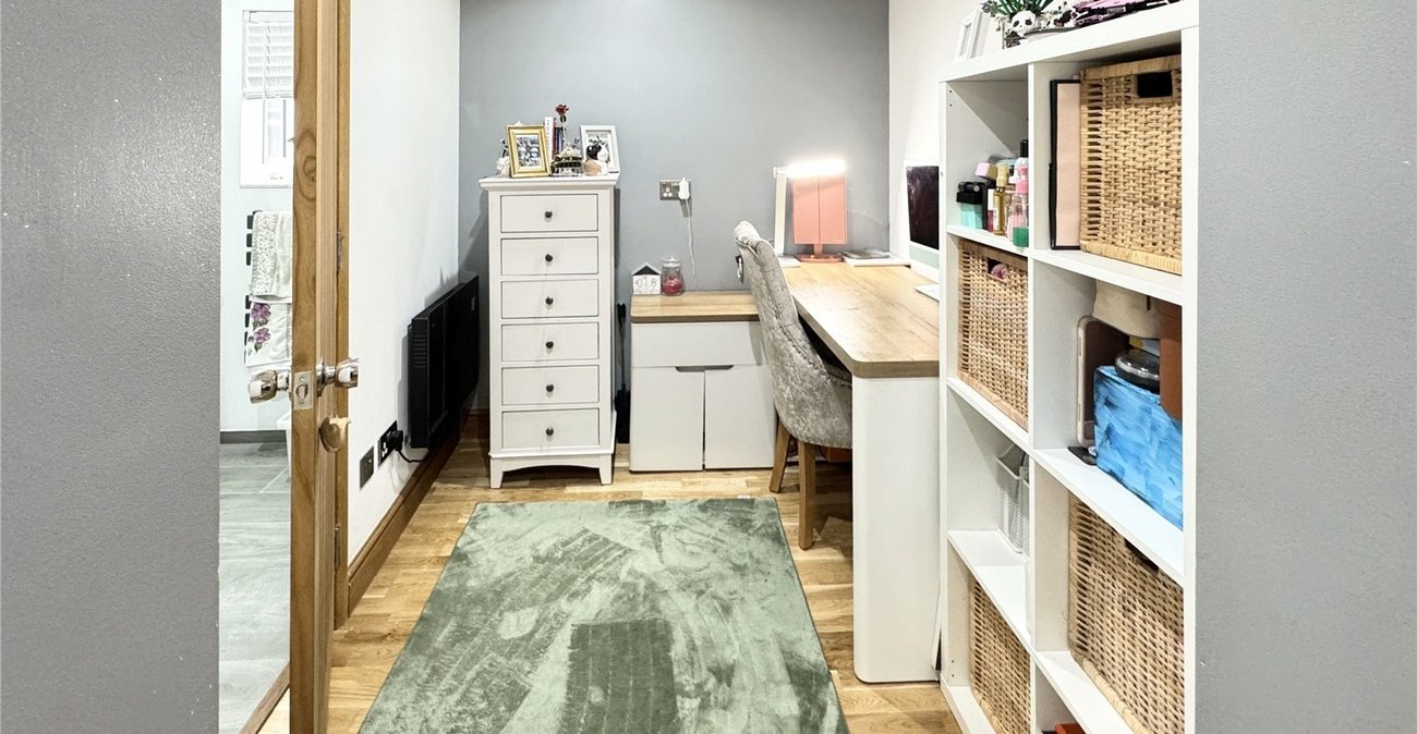 5 bedroom house for sale in Hextable | Robinson Jackson