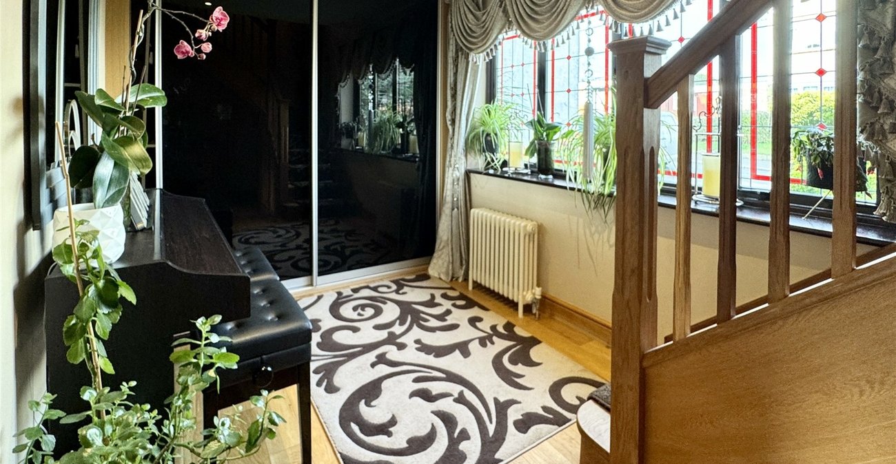 5 bedroom house for sale in Hextable | Robinson Jackson