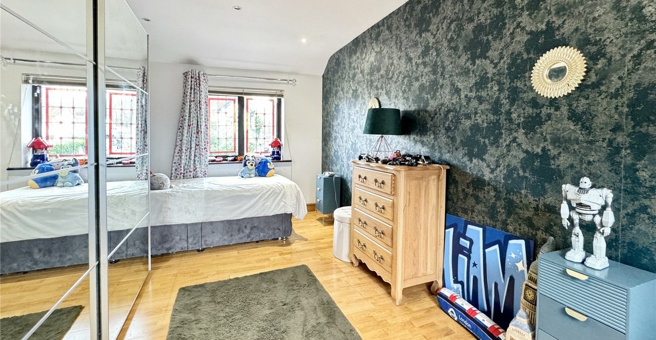 5 bedroom house for sale in Hextable | Robinson Jackson