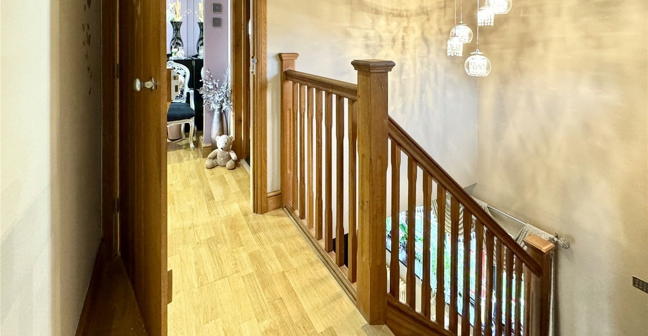 5 bedroom house for sale in Hextable | Robinson Jackson