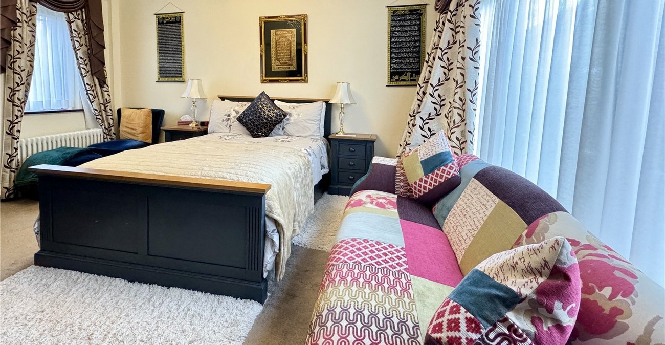 5 bedroom house for sale in Hextable | Robinson Jackson