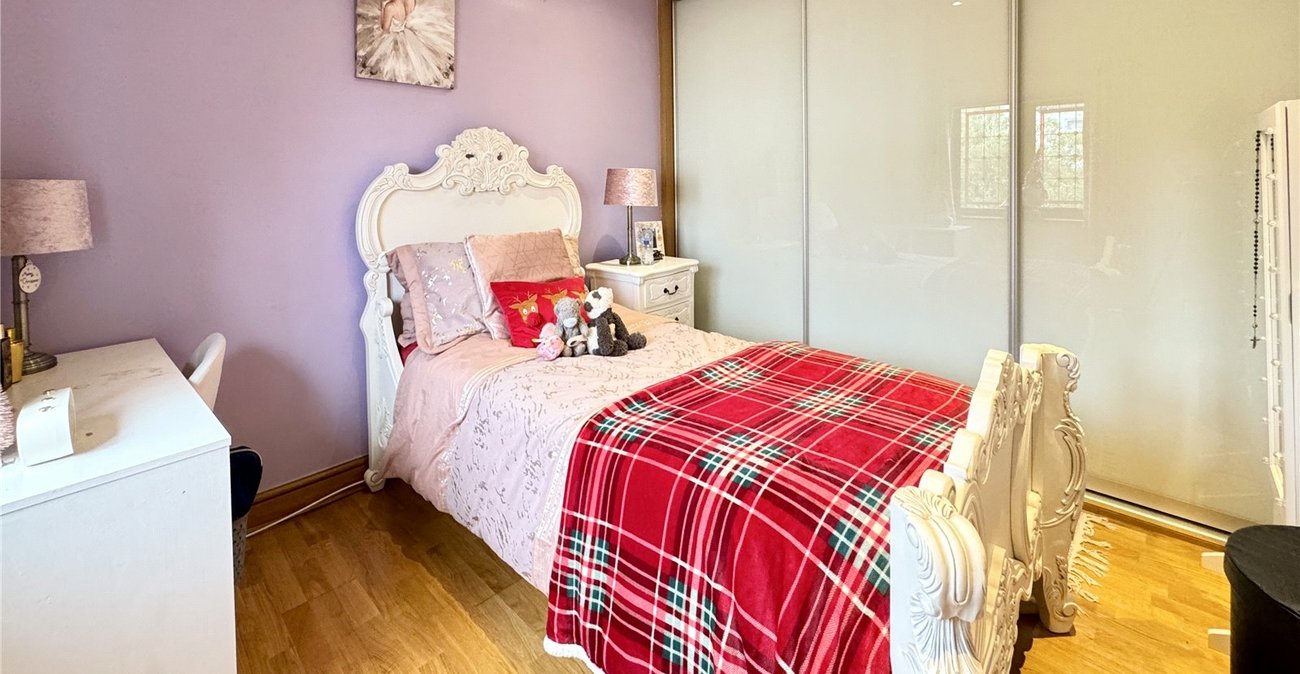 5 bedroom house for sale in Hextable | Robinson Jackson