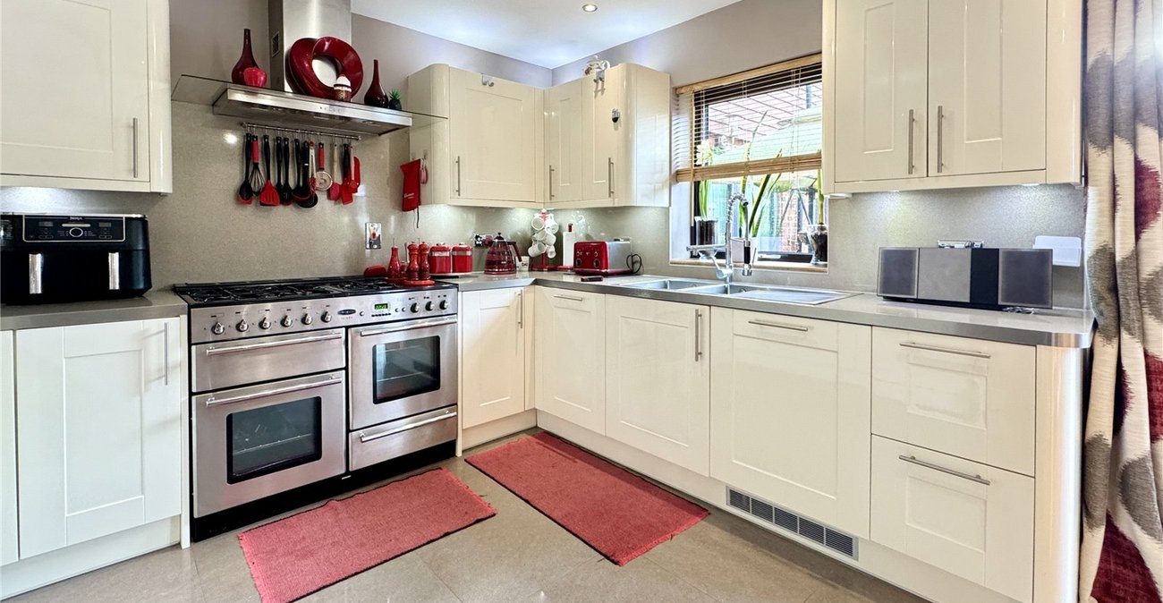 5 bedroom house for sale in Hextable | Robinson Jackson