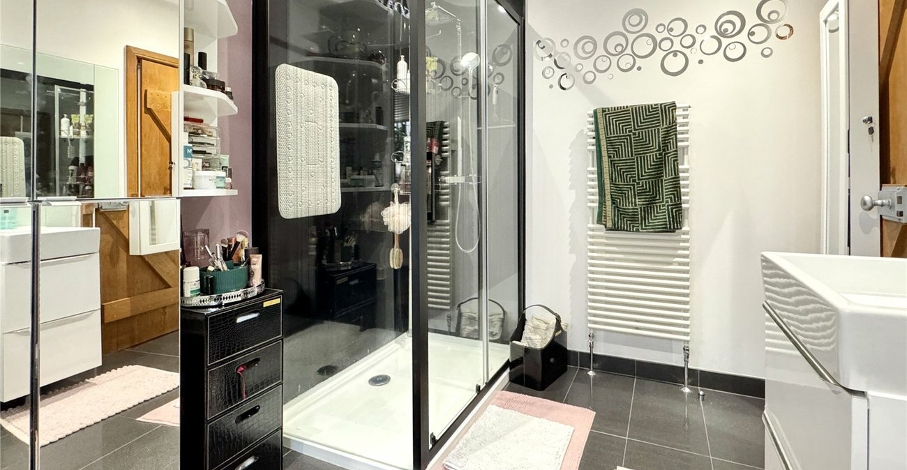 5 bedroom house for sale in Hextable | Robinson Jackson