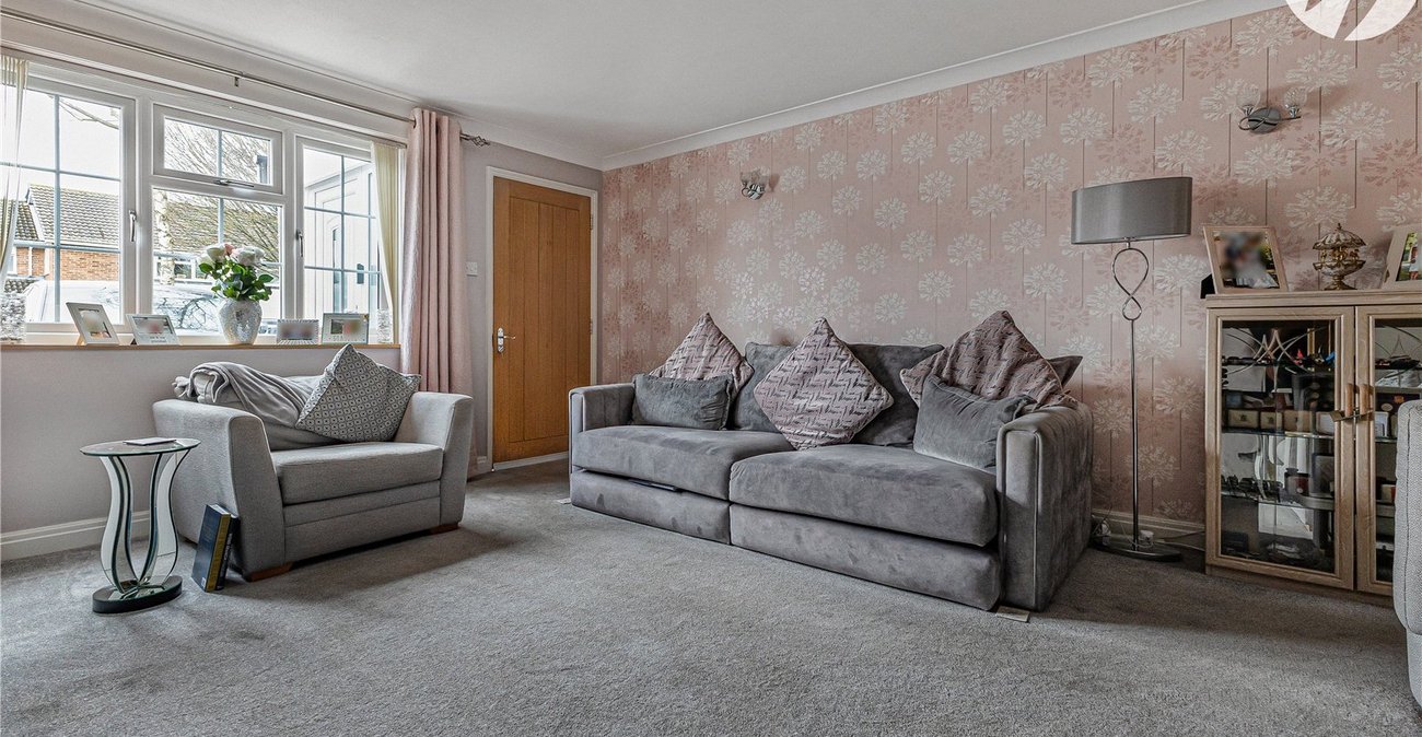 2 bedroom house for sale in Hextable | Robinson Jackson