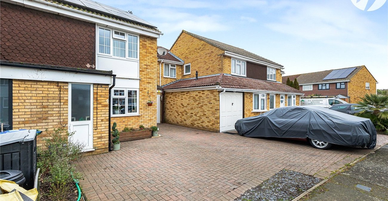 2 bedroom house for sale in Hextable | Robinson Jackson