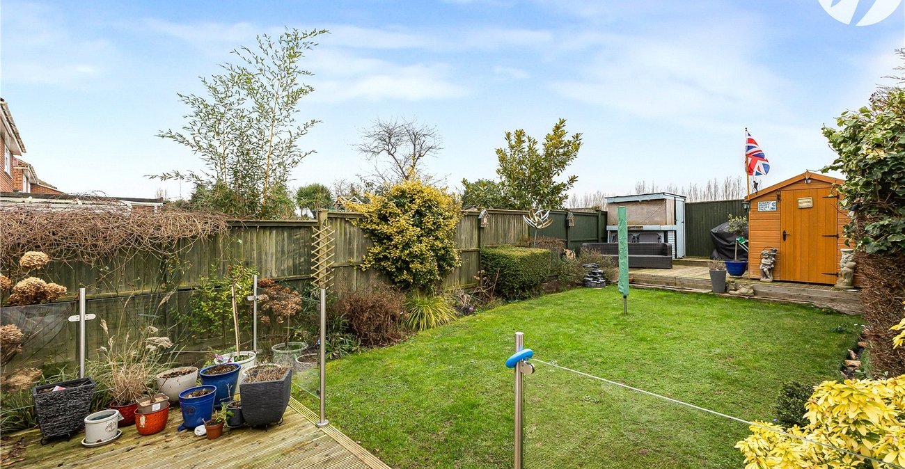 2 bedroom house for sale in Hextable | Robinson Jackson