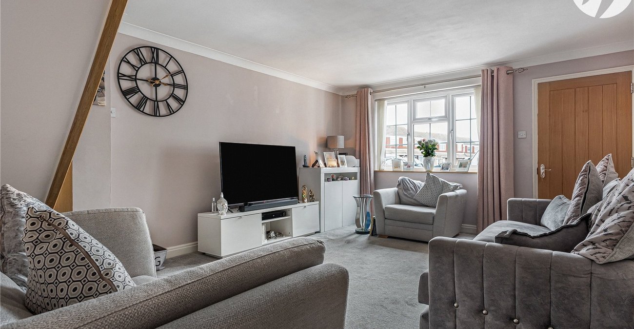 2 bedroom house for sale in Hextable | Robinson Jackson