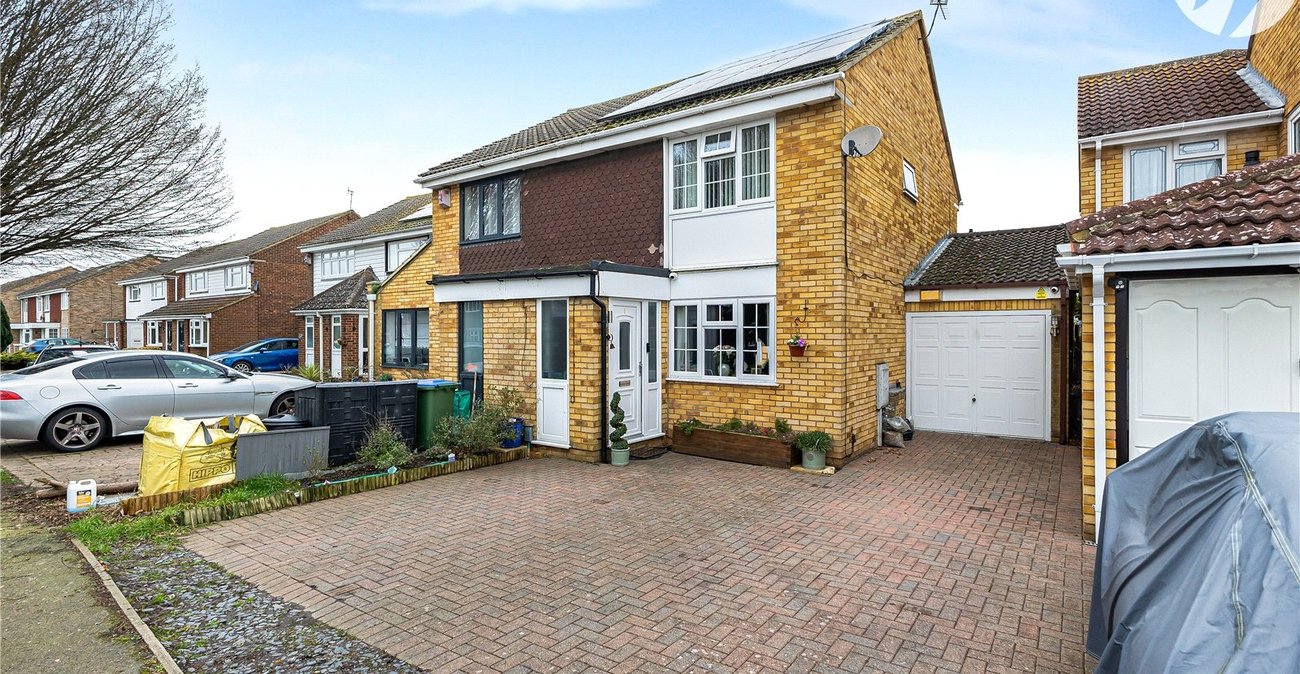 2 bedroom house for sale in Hextable | Robinson Jackson