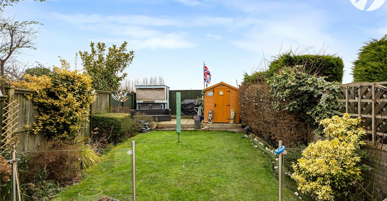 2 bedroom house for sale in Hextable | Robinson Jackson