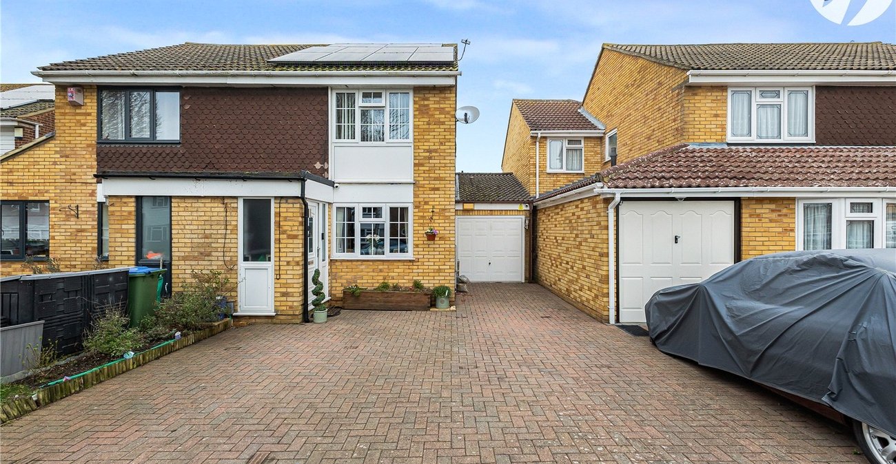 2 bedroom house for sale in Hextable | Robinson Jackson