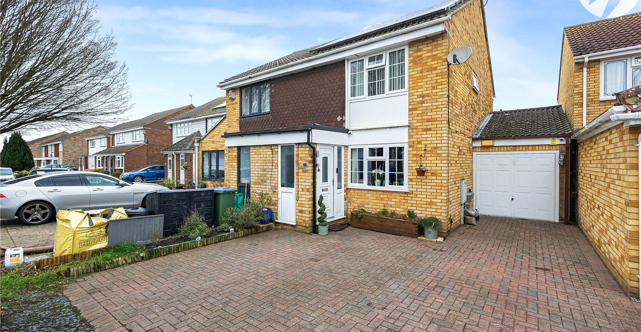 2 bedroom house for sale in Hextable | Robinson Jackson