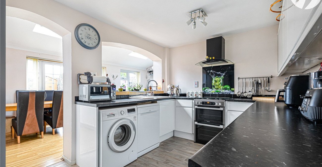 2 bedroom house for sale in Hextable | Robinson Jackson