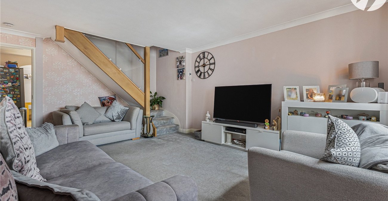 2 bedroom house for sale in Hextable | Robinson Jackson