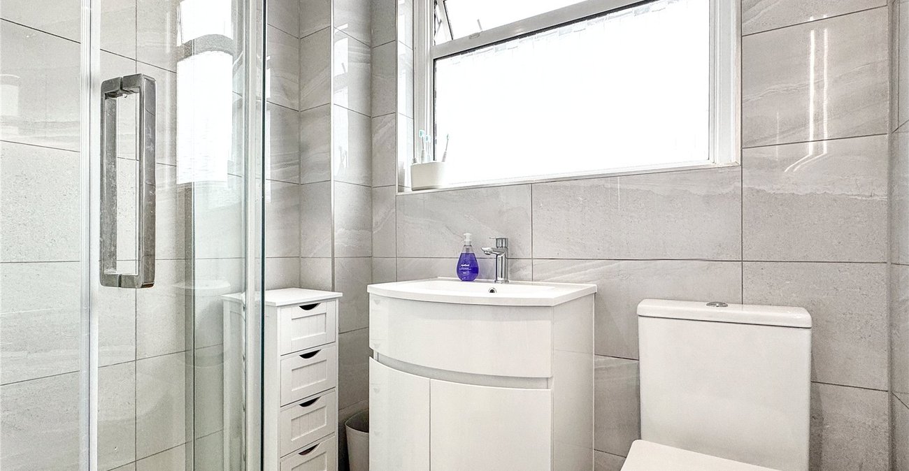 4 bedroom house for sale in Hextable | Robinson Jackson