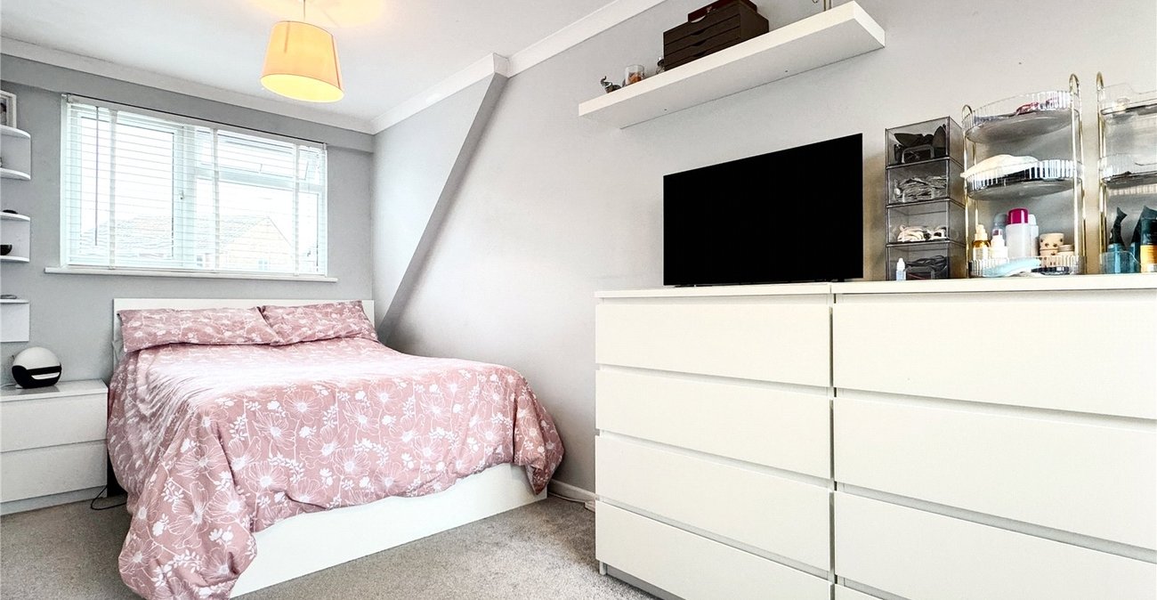 4 bedroom house for sale in Hextable | Robinson Jackson